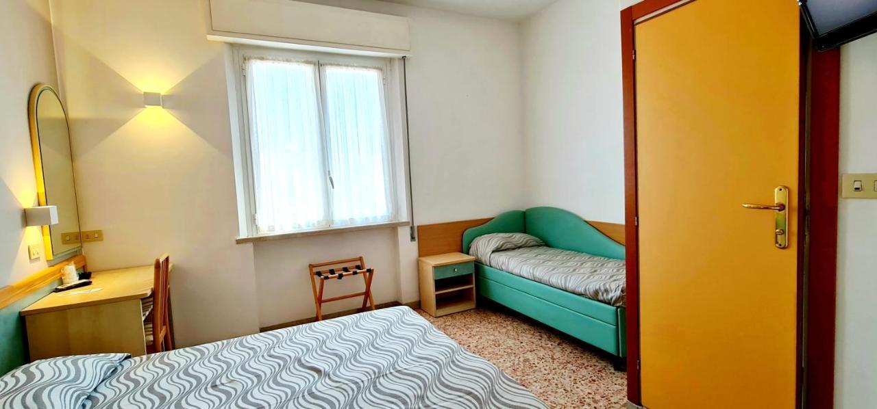 Hotel Bellerofonte リミニ エクステリア 写真