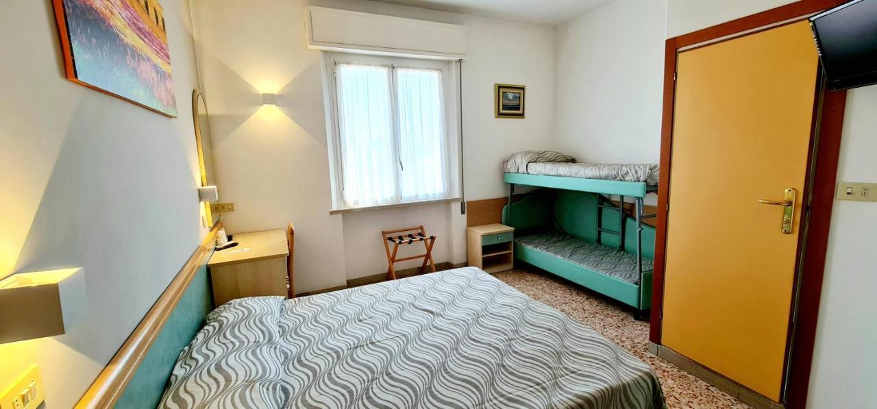 Hotel Bellerofonte リミニ エクステリア 写真