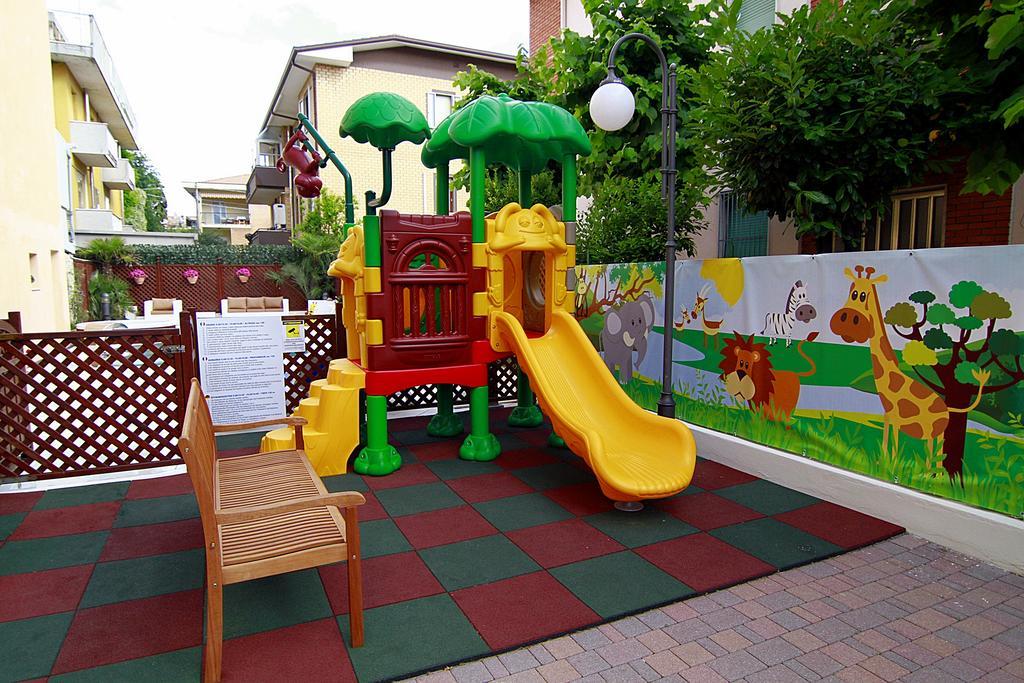 Hotel Bellerofonte リミニ エクステリア 写真