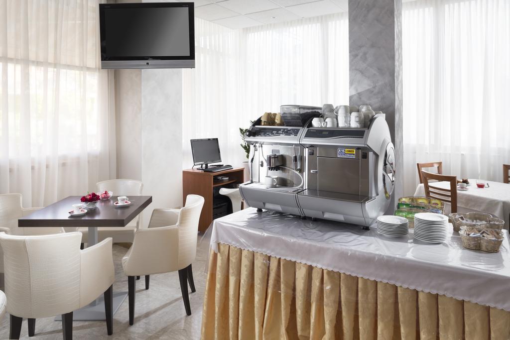 Hotel Bellerofonte リミニ エクステリア 写真